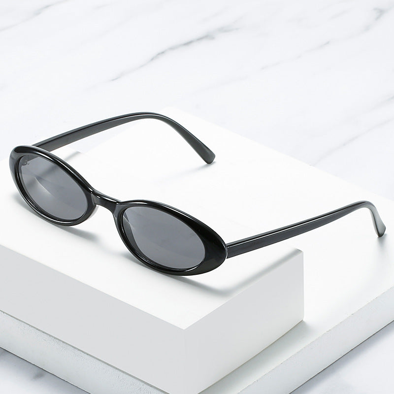 Retro-Inspired Oval Sunglasses Bowlift 1787812428