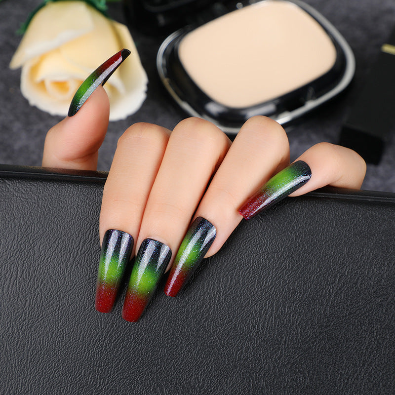 Glamorous artificial nails with gradient Bowlift