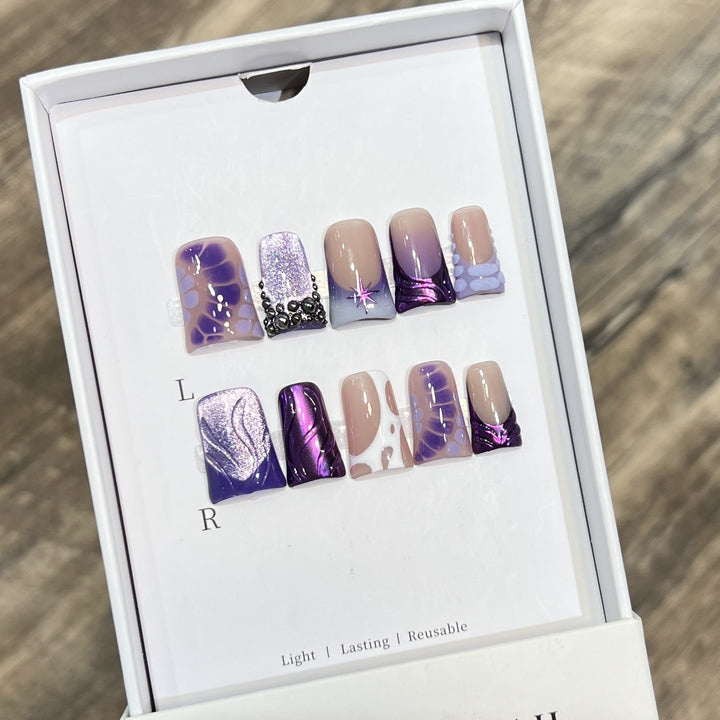 Playful Cartoon-Themed Press-On Nail Set Bowlift