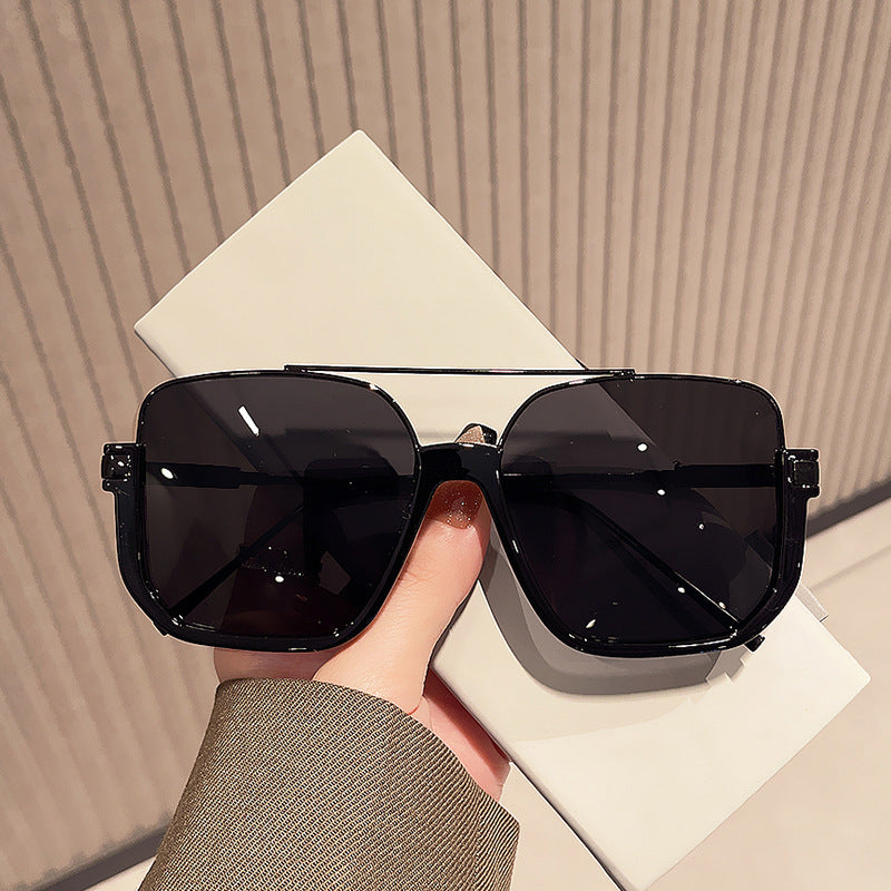 Women oversized sunglasses with elegant, square frame Bowlift