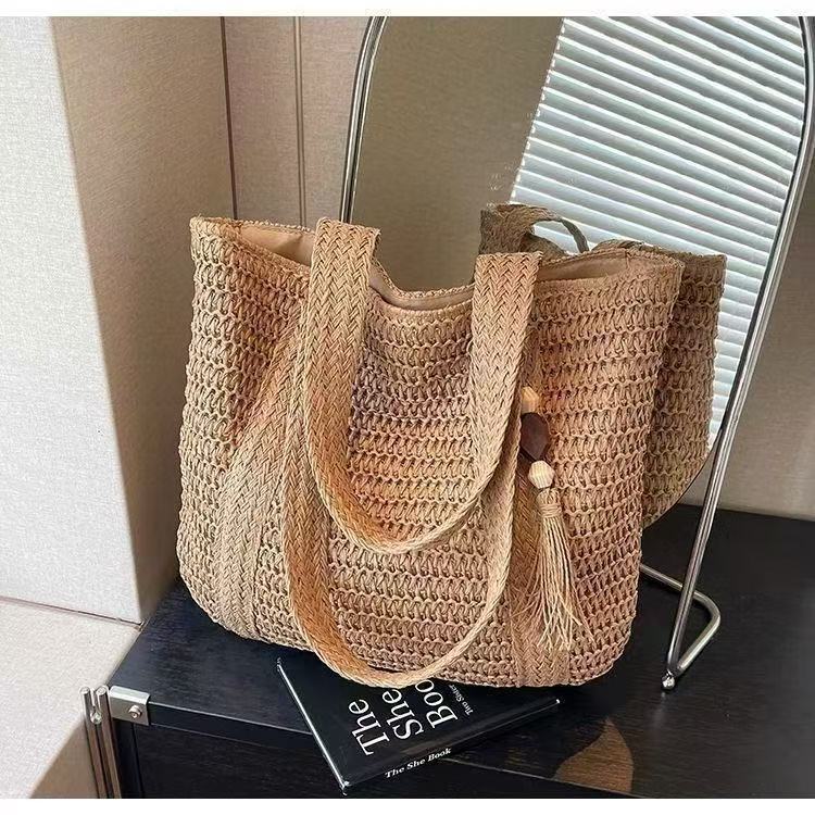 Handmade straw bag Bowlift