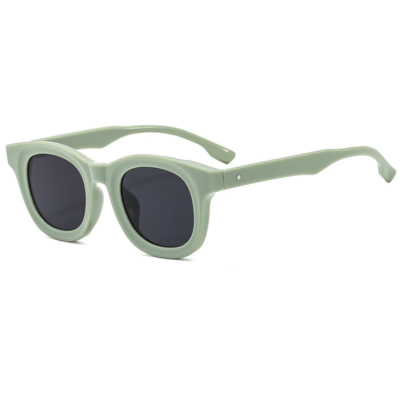 Women's Round Sunglasses with Stylish, Wide Plastic Frame Bowlift