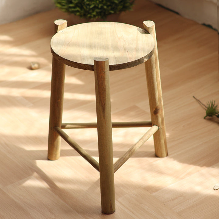 Massive wooden stool Bowlift