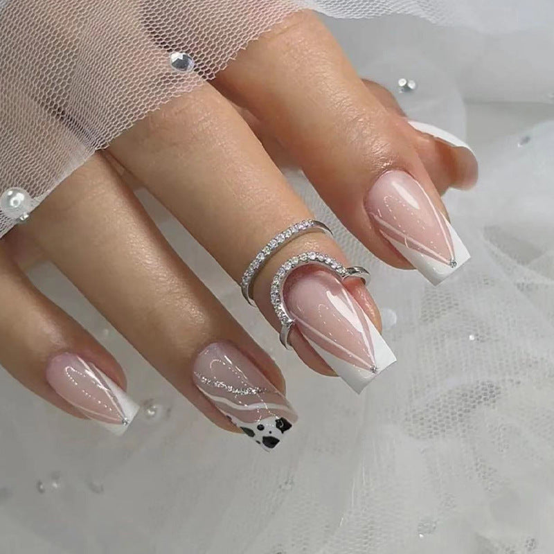 Artificial nail set with geometric accents and elegant design Bowlift