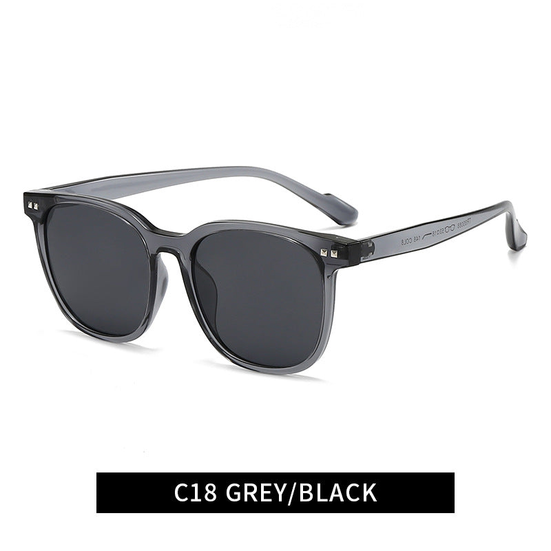 Women timeless sunglasses in modern rectangular design Bowlift