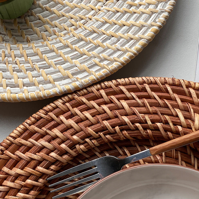 Decorative basket with ornate design Bowlift