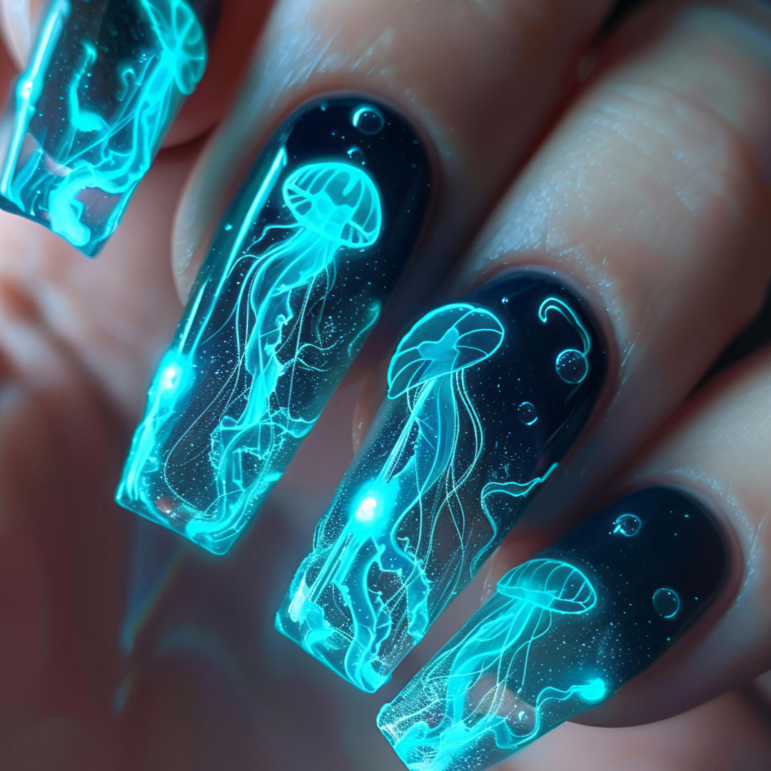 Artificial artificial nails with luminescent jellyfish design Bowlift