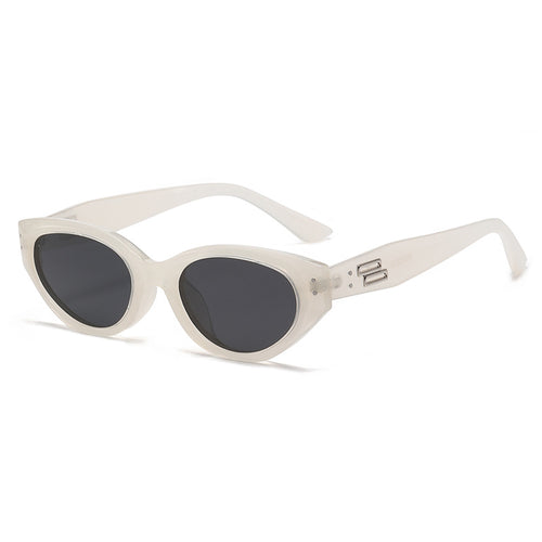 Chic Vintage-Inspired Frame Sunglasses