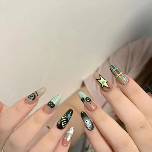 Creative art nails with animal motifs Bowlift