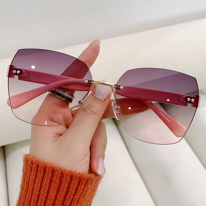 Women’s elegant sunglasses with innovative design Bowlift