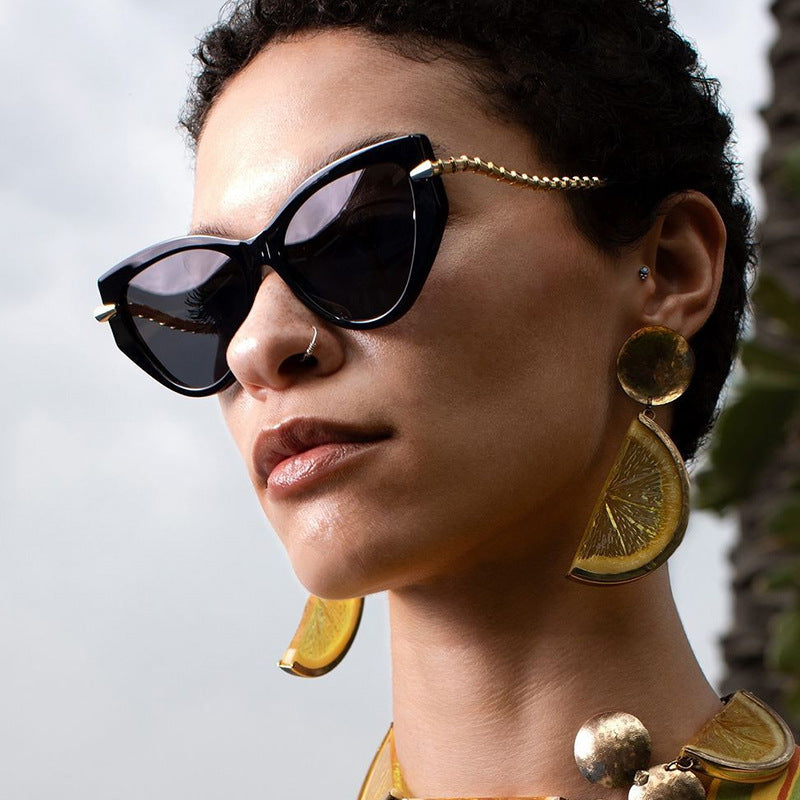 Ladies Cat-Eye Sunglasses with elegant metal frame and fashionable accents Bowlift