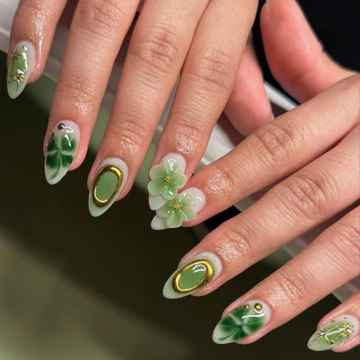 Artificial nail set with elegant rose and gold embellishments Bowlift