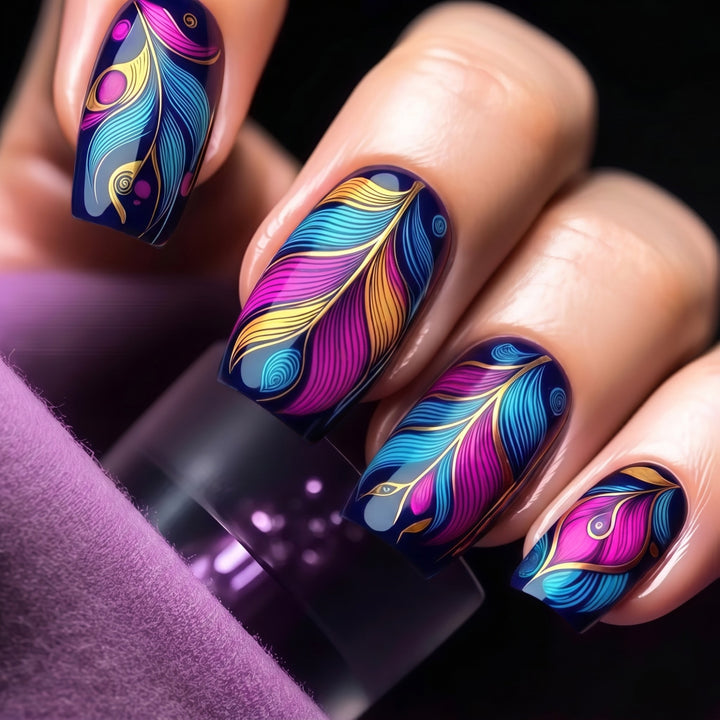 Artificial nails with colorful feather design Bowlift