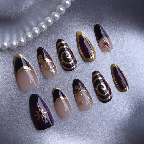 Elegant Artificial Nails with Luxurious Gold Design Bowlift