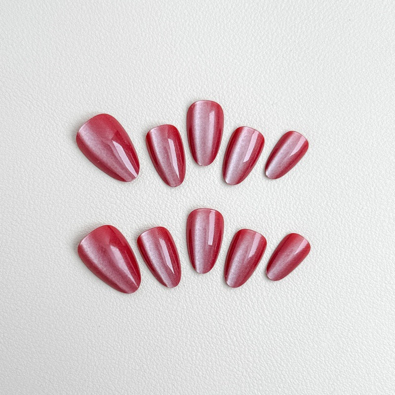 Elegant artificial nails with shimmering finish Bowlift