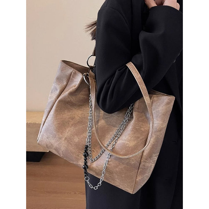 Urban Chic Shoulder Bag Bowlift