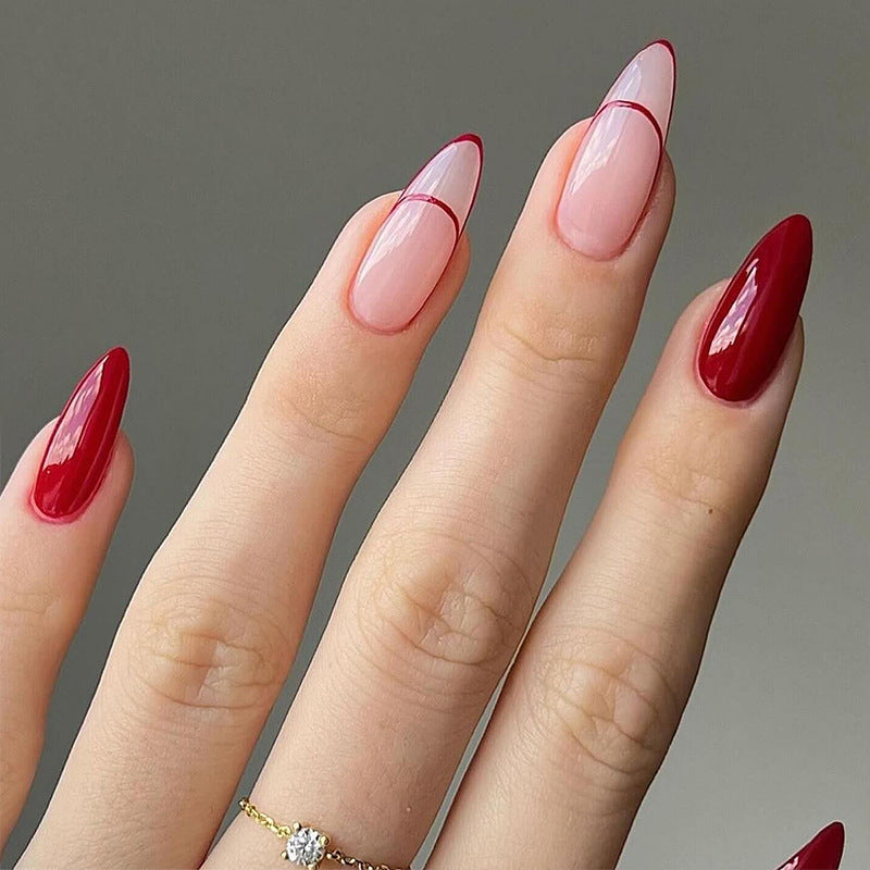 Elegant and eye-catching stiletto nails Bowlift