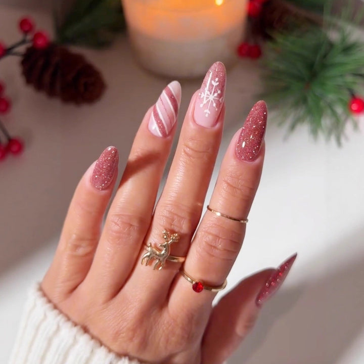 Acrylic nail set with sparkling Christmas design Bowlift