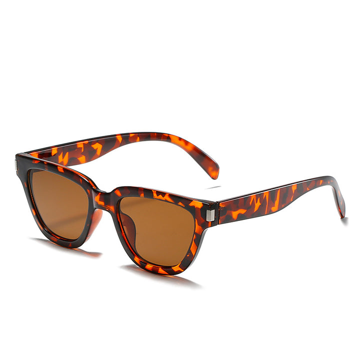 Fashionable Cat-Eye Sunglasses Bowlift