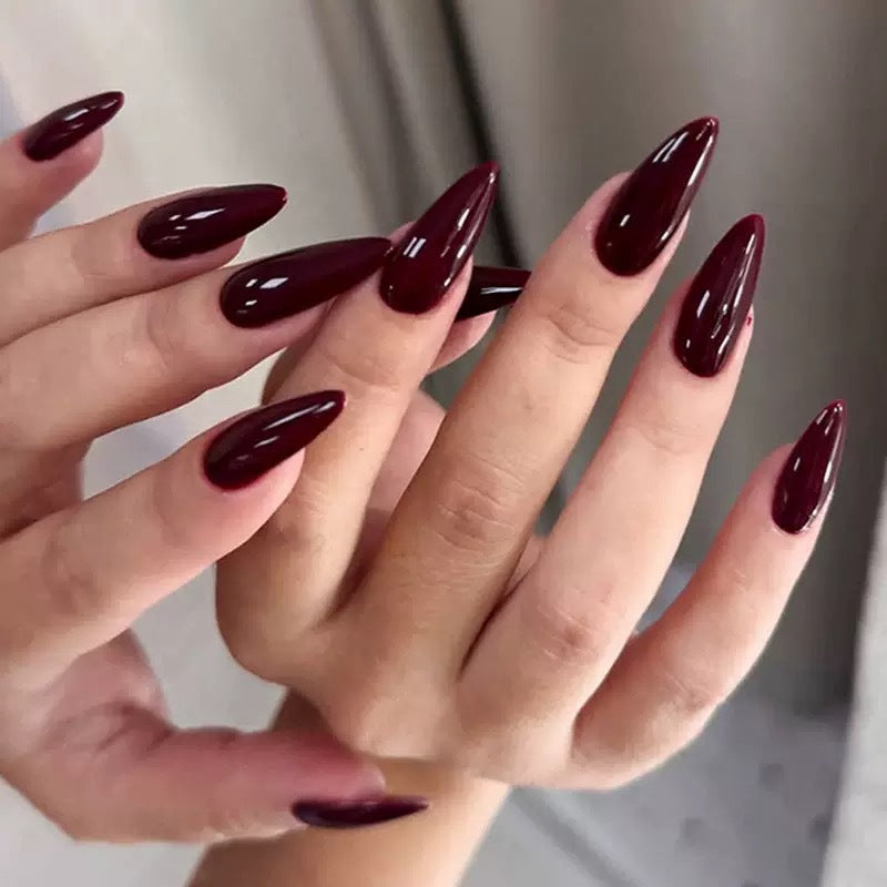 Acrylic nail set with elegant pointed accents Bowlift