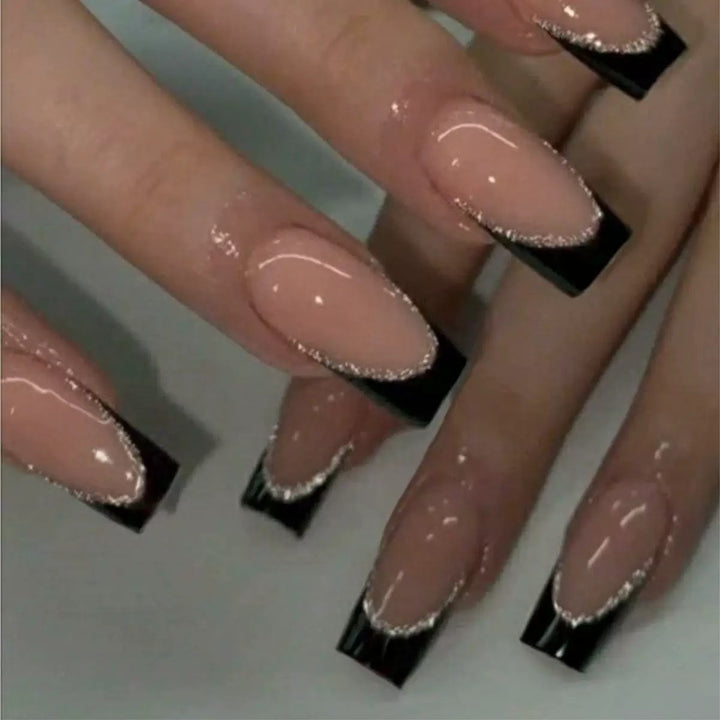 Premium Artificial Nails with Glamorous Design Bowlift
