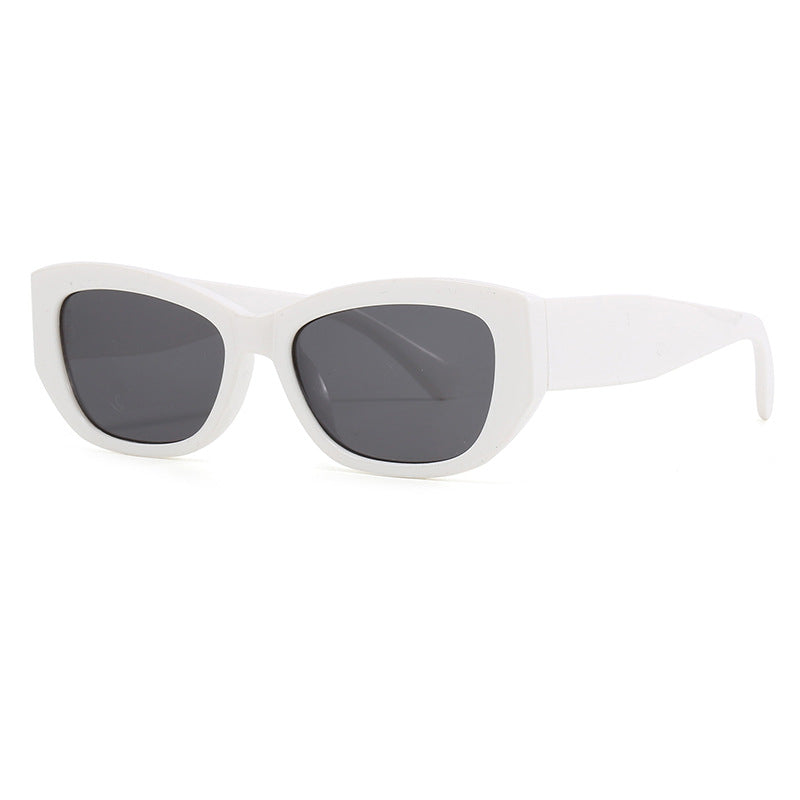 Women's fashionable Cat-Eye sunglasses made of sturdy plastic Bowlift