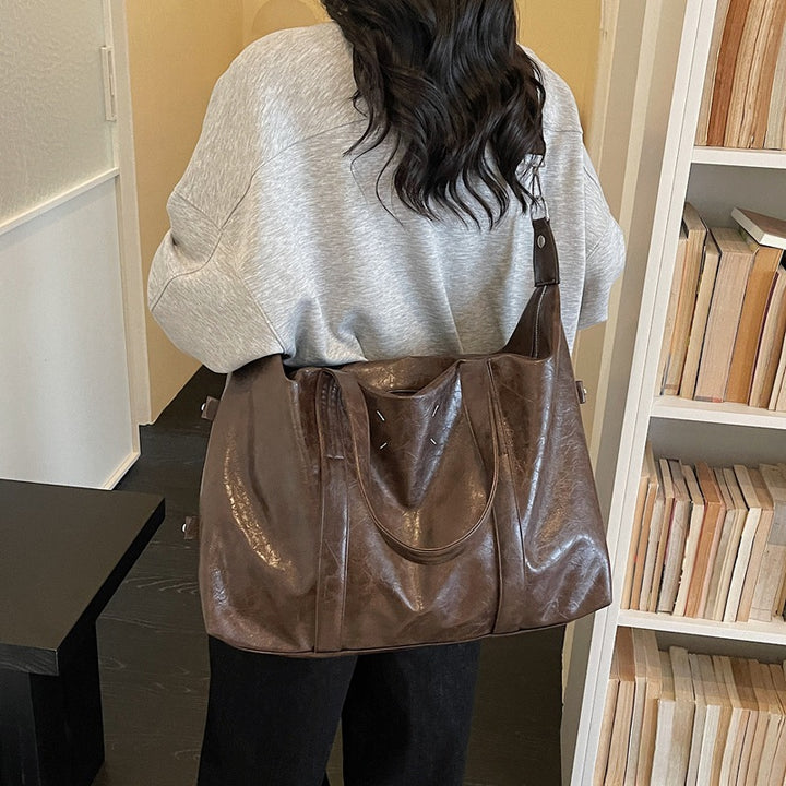 Elegant and Practical Travel Bag Bowlift