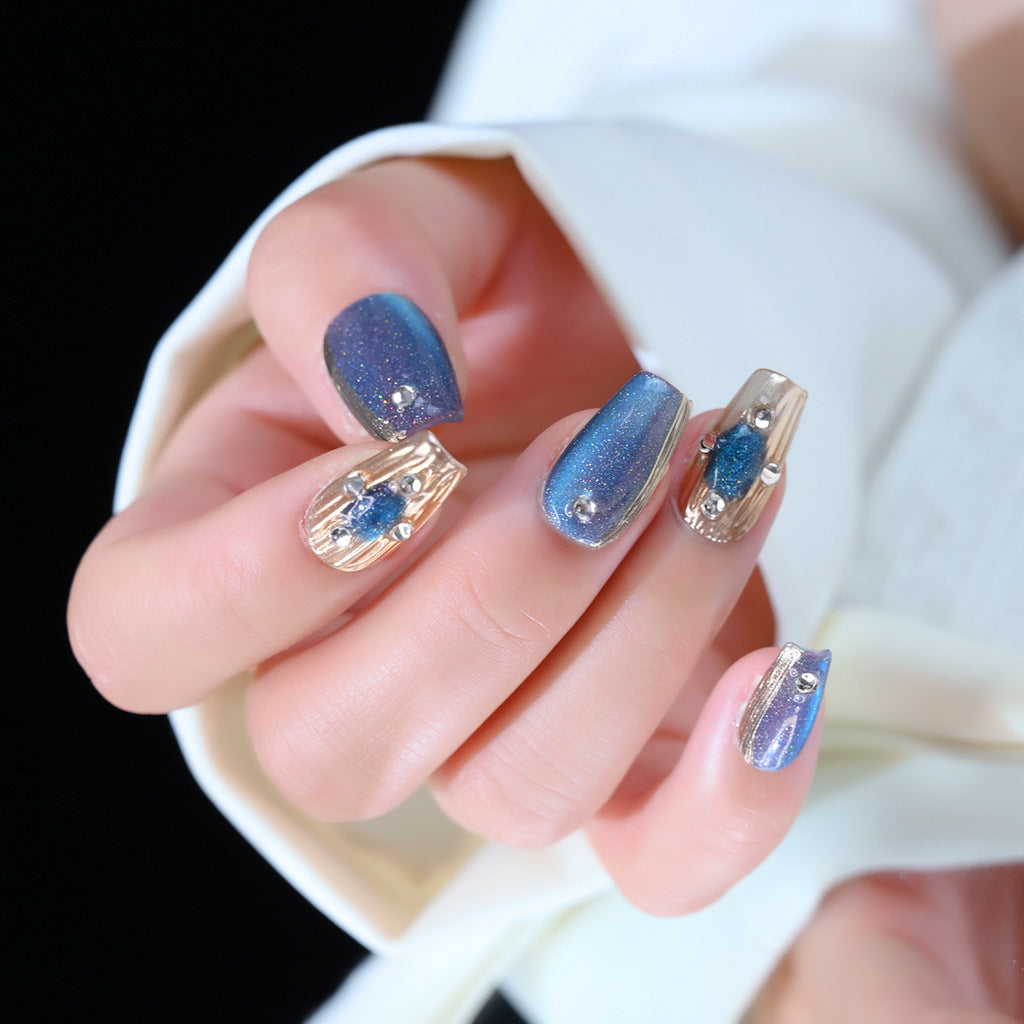 Glittery Press-On Nail Art Bowlift