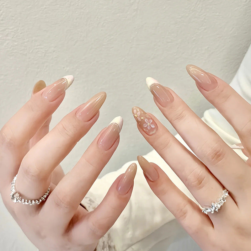 Art nails with playful animal motif Bowlift