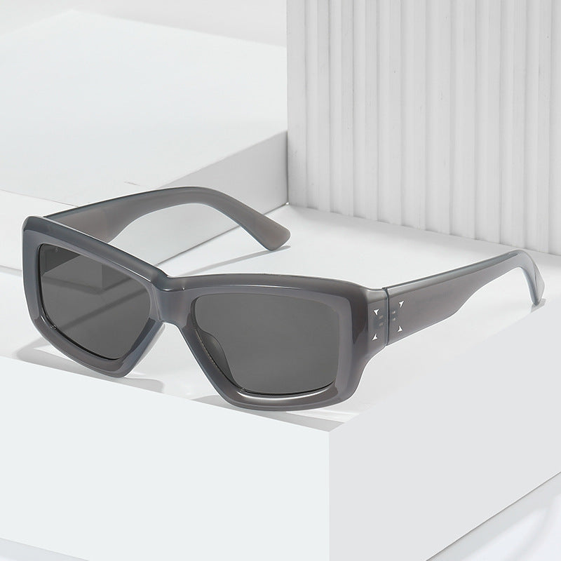 Fashion-Forward Oversized Angular Sunglasses Bowlift