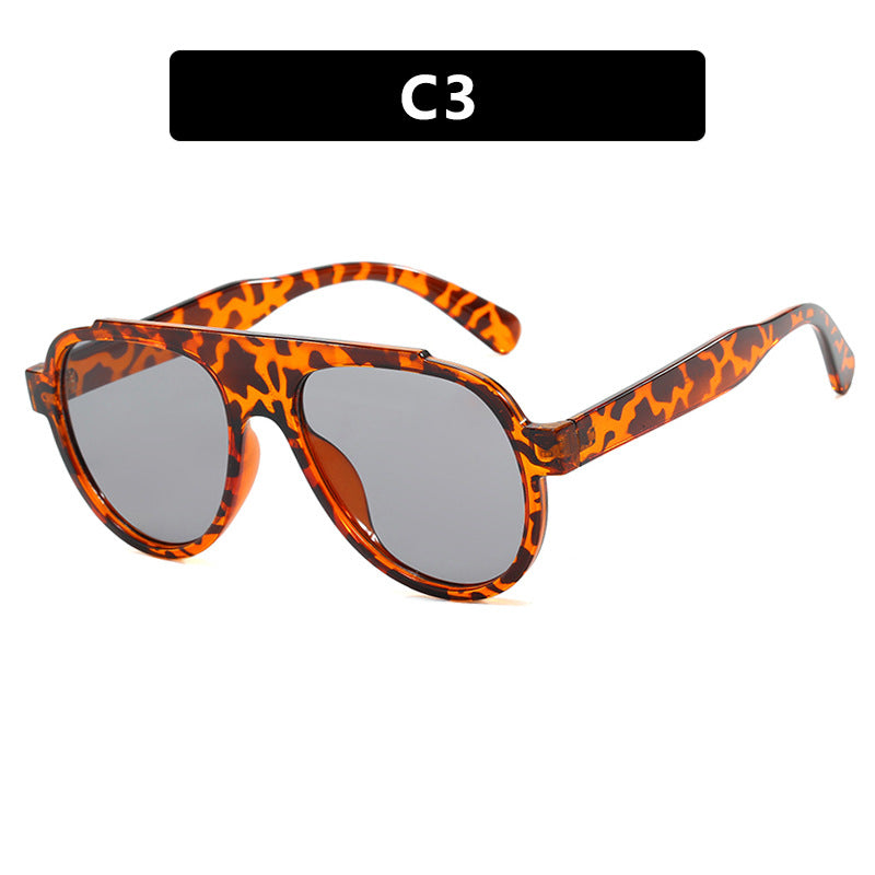 Women's stylish black sunglasses in modern design Bowlift