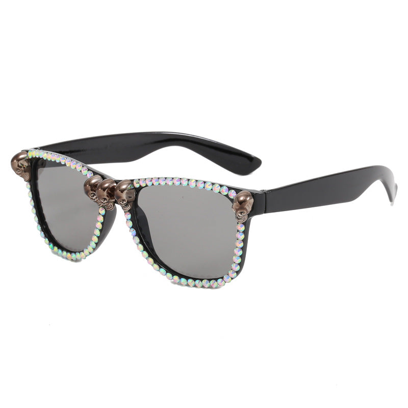 Women's extravagant sunglasses with crystal embellishments Bowlift