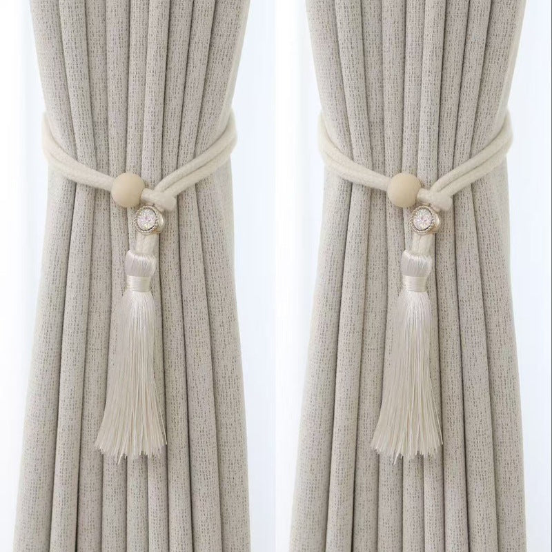 Elegant curtain tieback with tassels Bowlift