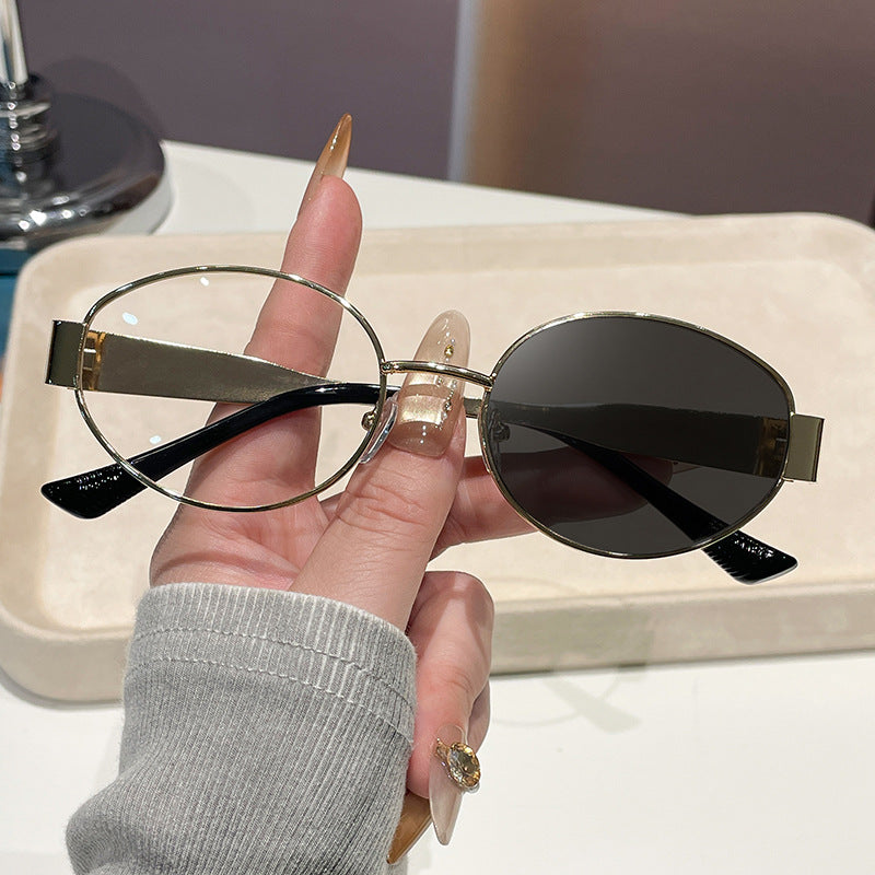 Women Vintage Sunglasses in Oval Design Bowlift