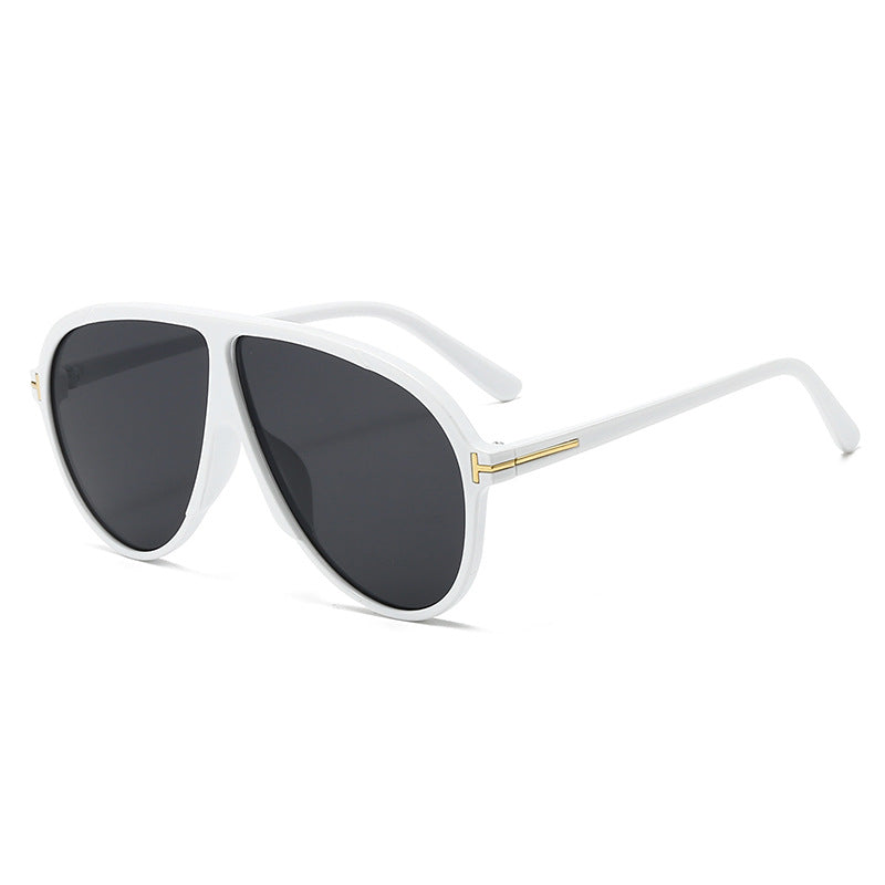 Women's large sunglasses with modern design and protective lenses Bowlift