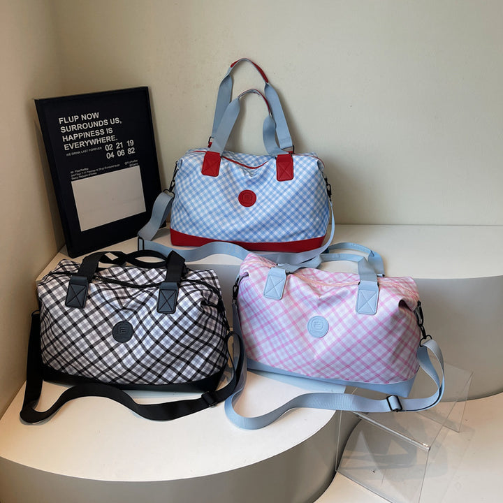 Sporty Travel Bag With Durable Surface Bowlift