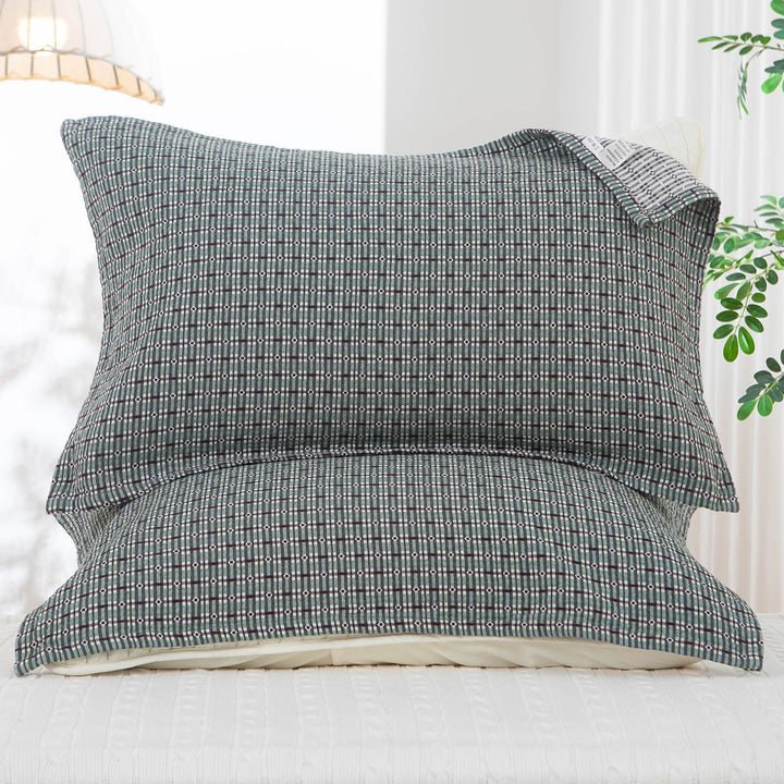 Women's pillowcase with delicate floral motif Bowlift