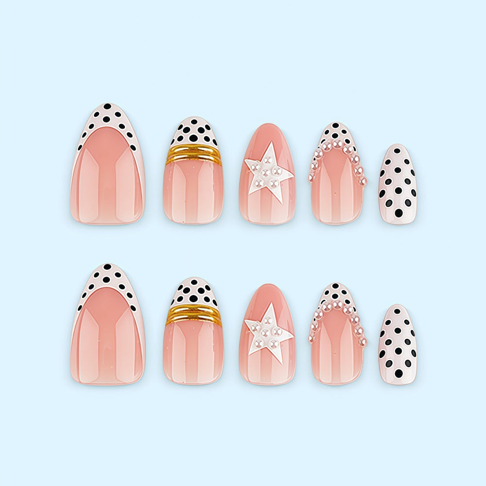 Custom-designed artificial nails with 3D applications Bowlift