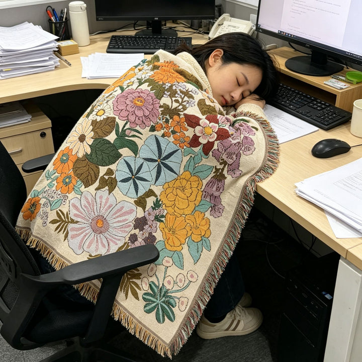 Decorative Animal-Themed Throw Blanket
