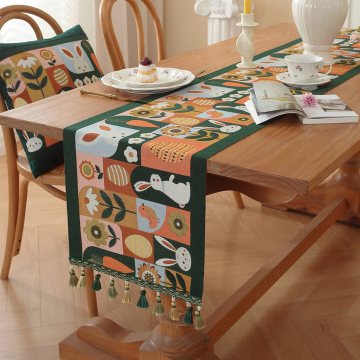 Embroidered Floral Patterned Table Runner