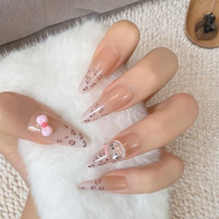 Artful nail designs with cat motif Bowlift