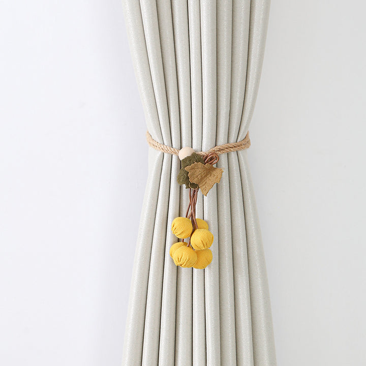 Decorative curtain tieback Bowlift