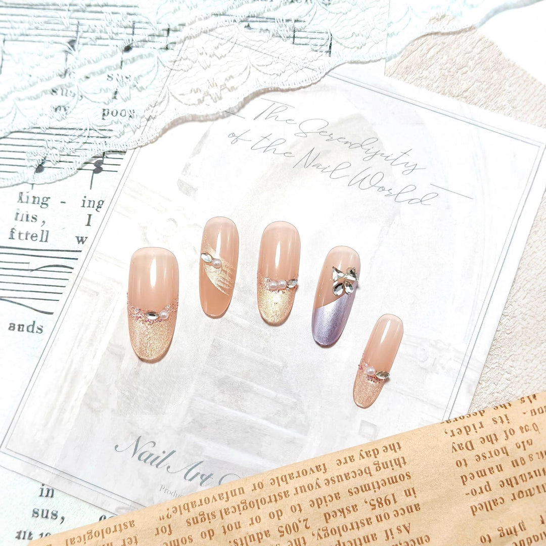 Glamorous Nail Set with Rhinestones Bowlift