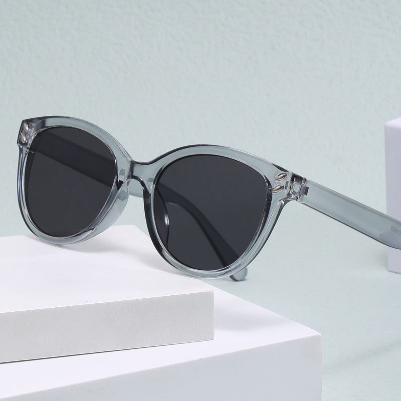 Ladies fashionable designer sunglasses with unique glamour frame Bowlift