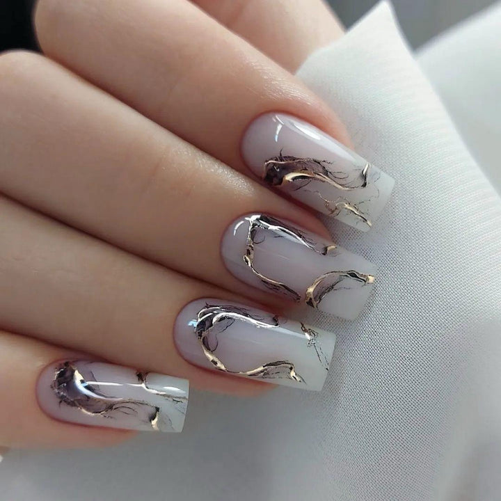 Artificial nails in an elegant minimalist style Bowlift