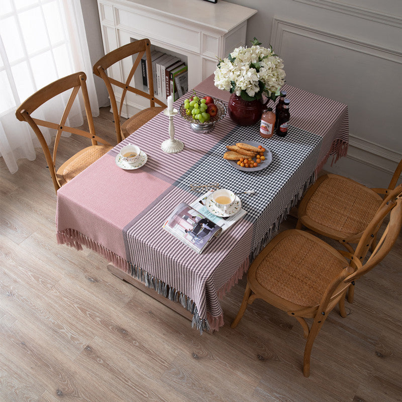 Elegant Checkered Tablecloth