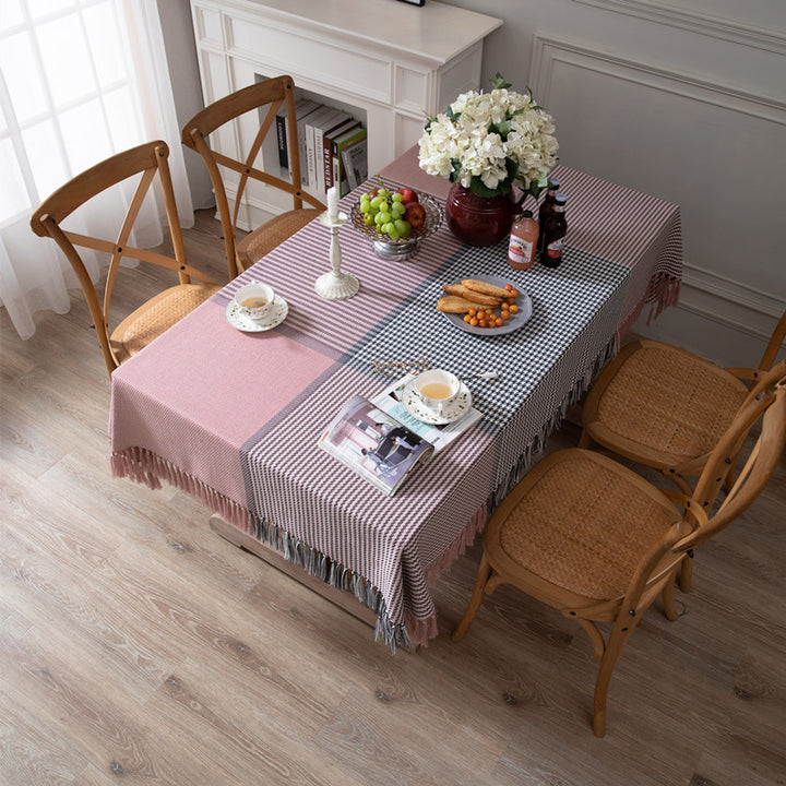 Elegant Checkered Tablecloth