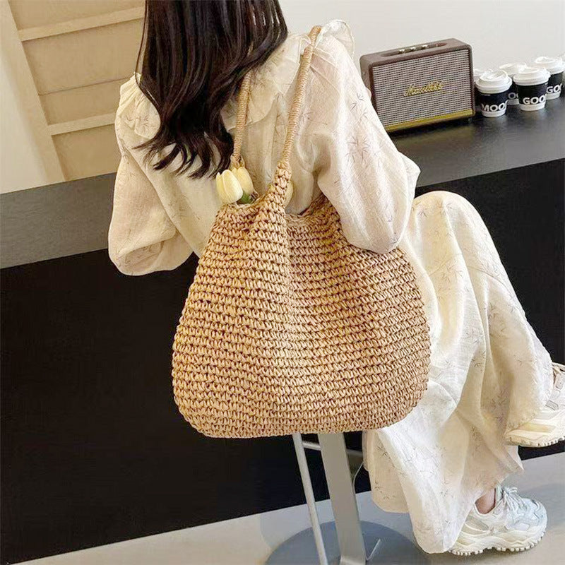 Handbag Made of Handcrafted Natural Material with Robust Design Bowlift