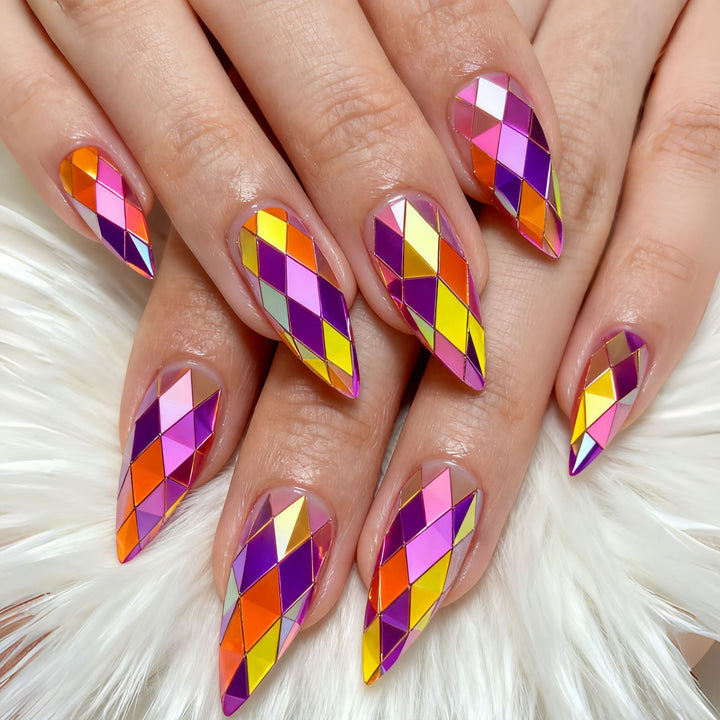 Artifical nails with Faceted Design Bowlift