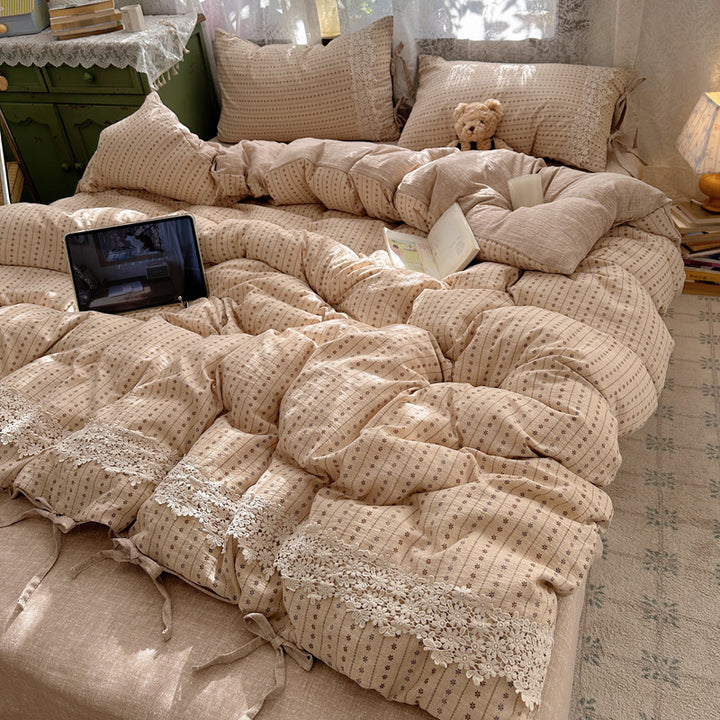 Floral Patterned Quilted Duvet Cover